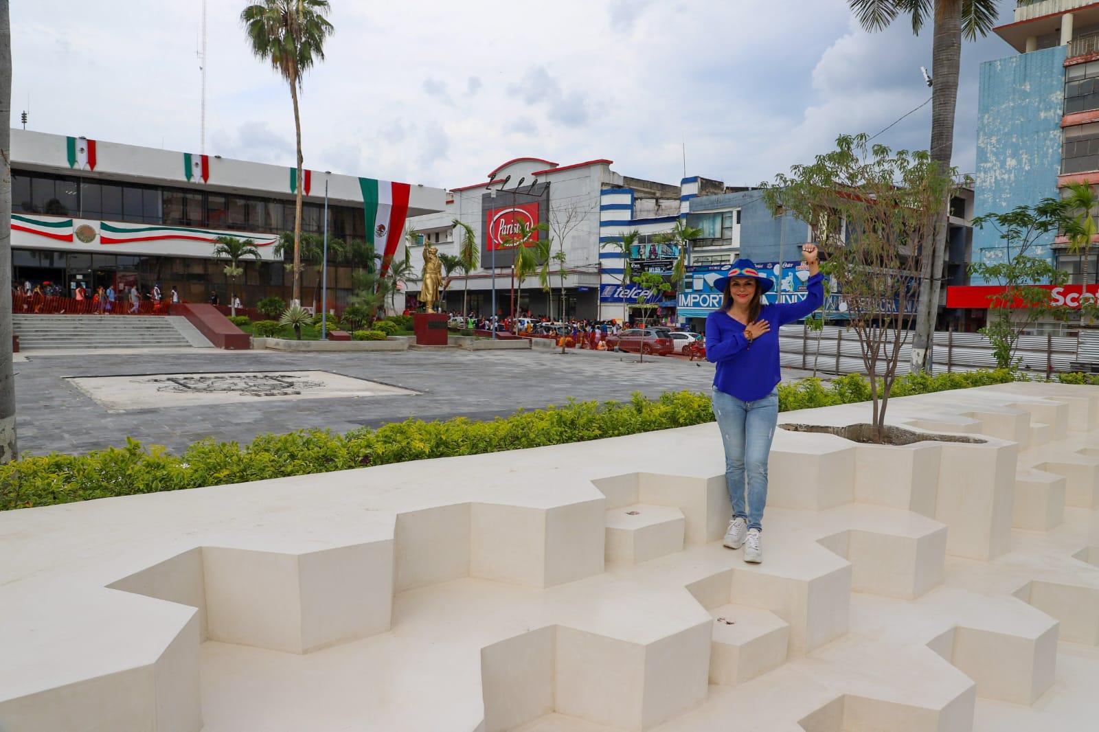 ROSY URBINA SUPERVISA AVANCE DE LA OBRA DE REHABILITACIÓN DEL PARQUE