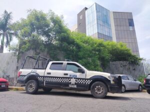 Abogado muere al desplomarse en la Ciudad Judicial (2)