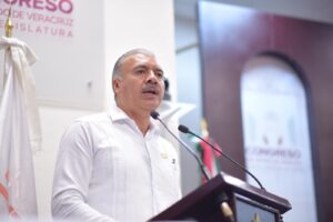 Celebra diputado 45 aniversario de la Universidad Pedagógica Veracruzan (1)