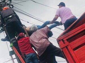 Trabajador de internet muere electrocutado