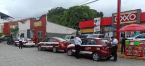 Trasporte Público realiza inspección sorpresa a taxis (1)