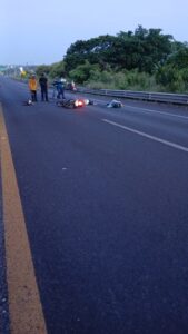 Un muerto y un herido grave en accidente de moto (2)