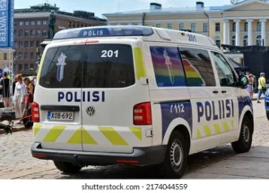 ¿Sabías qué En Finlandia, la policía multa según el ingreso del infractor.